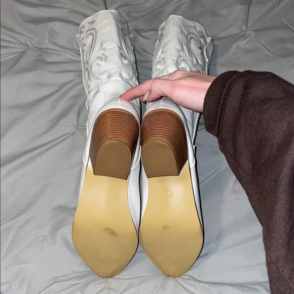 Point Toe Western Cowboy Boots - Picture 6 of 6